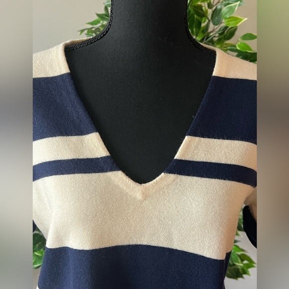 J Crew Short Sleeve V-neckline Knit Sweater Top - Picture 3 of 5